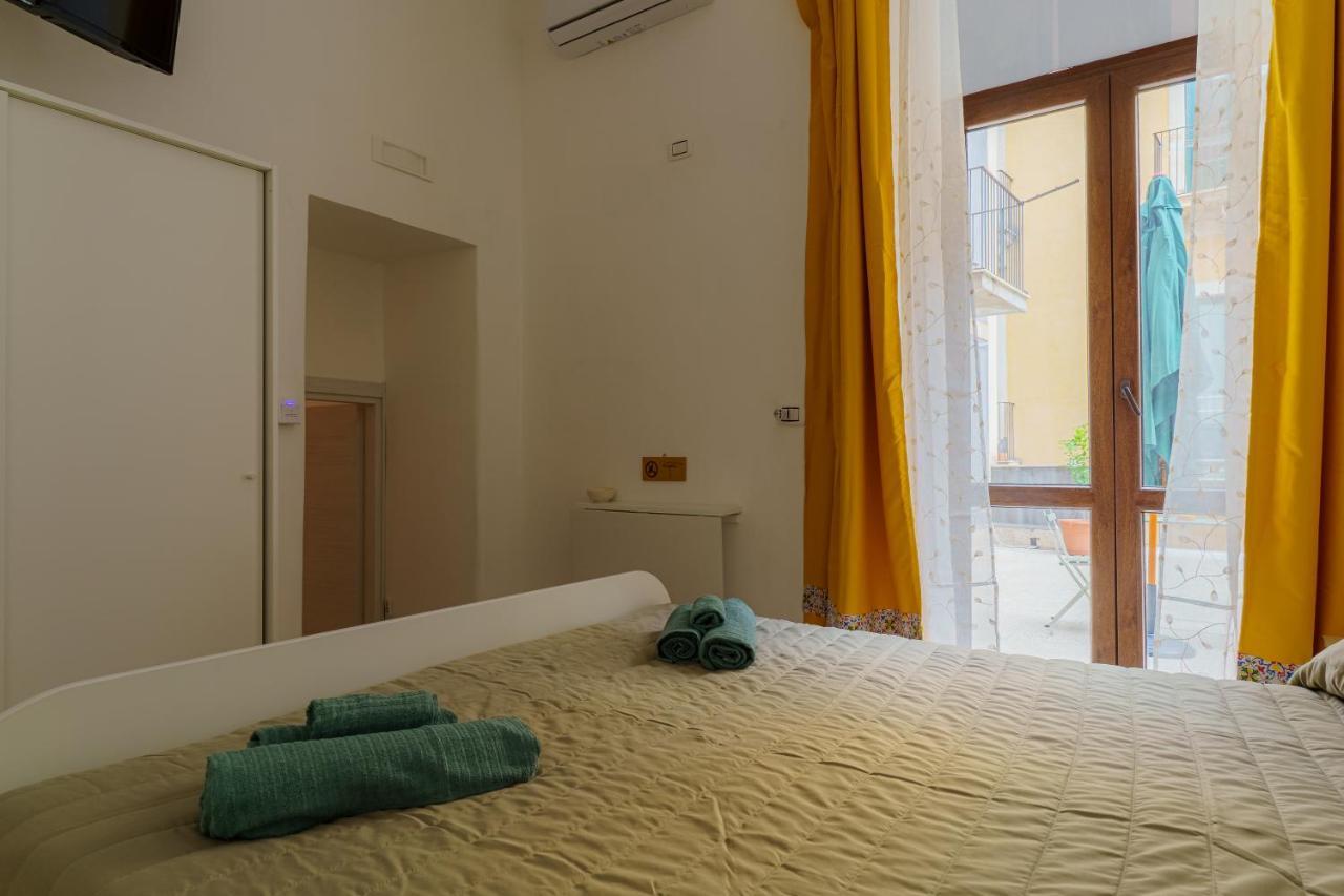 Casta Diva Holiday Rooms Катания Экстерьер фото